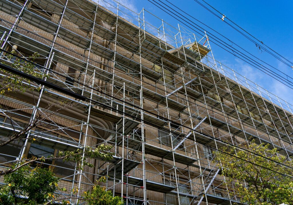 三重県 四日市市 足場工事 プラント工場 鳶工事 塗装工事 機械器具設置工事 株式会社愛成